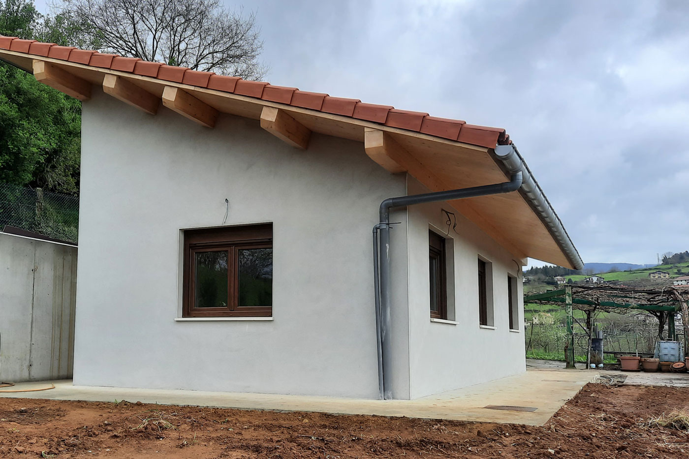 Obra nueva Zizurkil foto porche