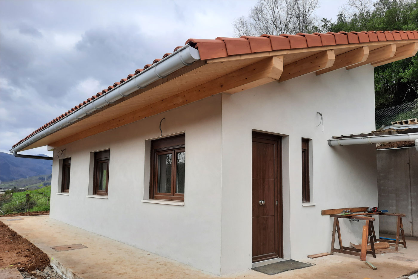 Obra nueva Zizurkil foto porche