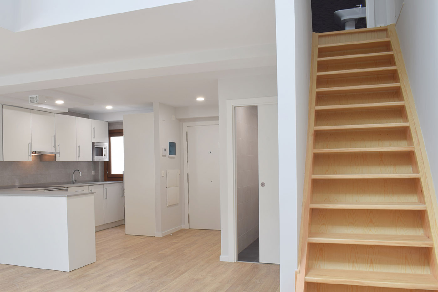 Promociones viviendas Tolosa escaleras