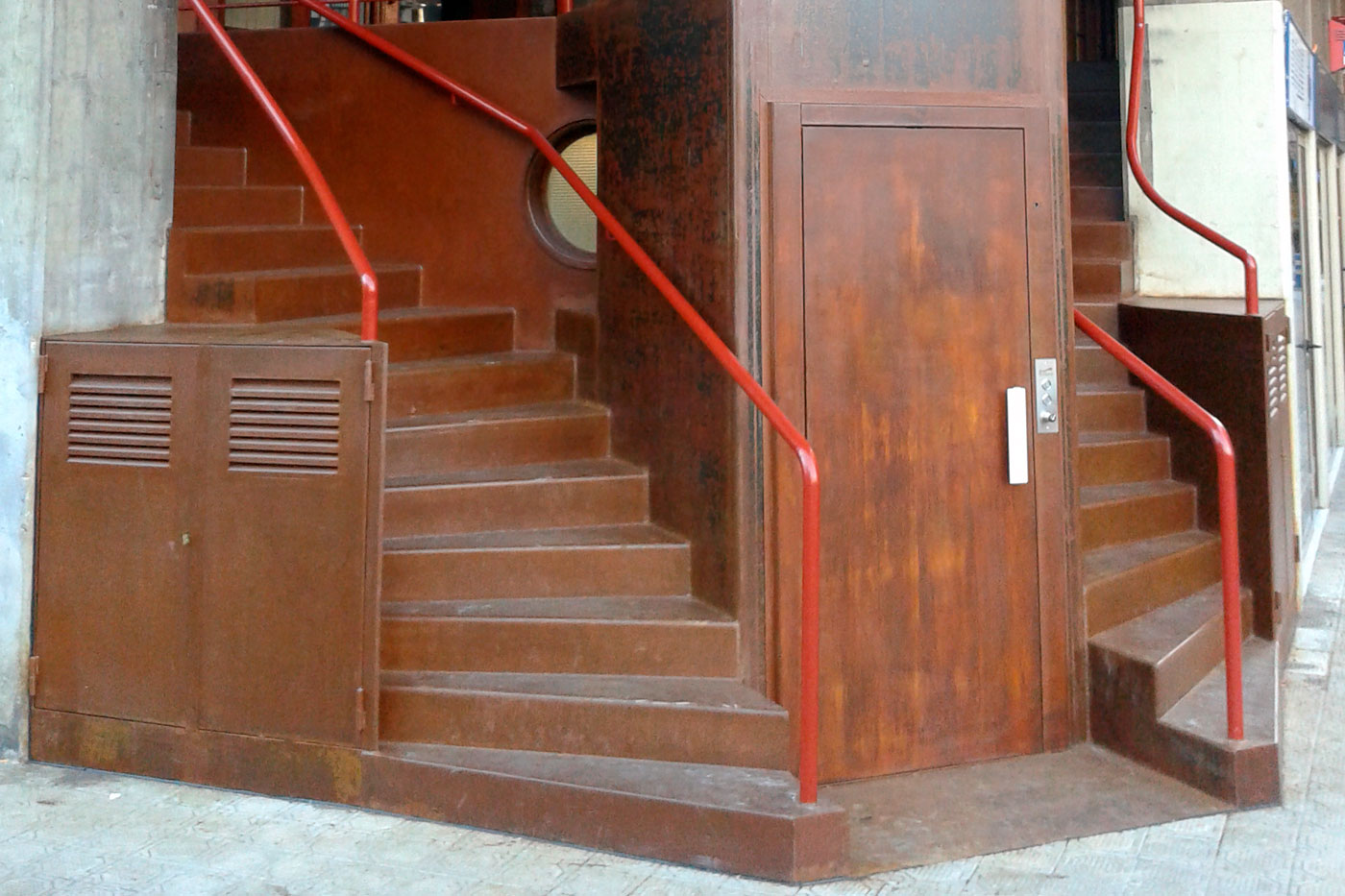 Ascensor accesibilidad escaleras Tolosa