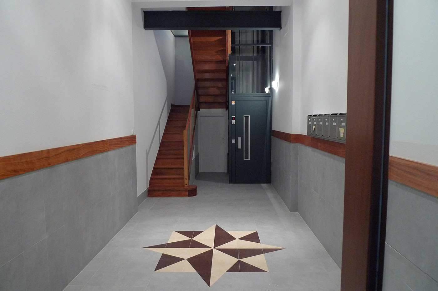 Reforma ascensor en el portal